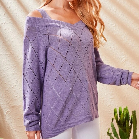 Beautiful woman cold shoulder knit sweater - Picture 4 of 8